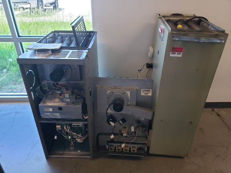 lot 8004 image: Lot of AC units