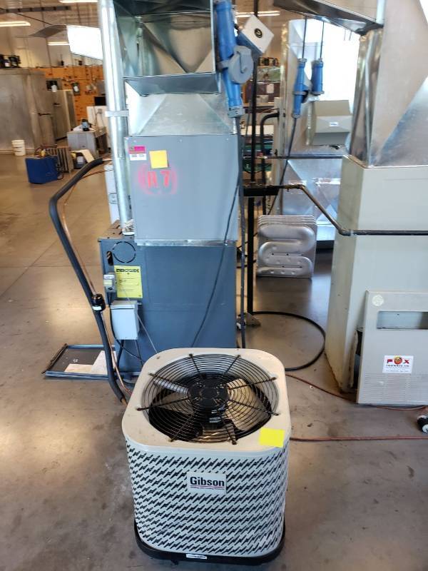 lot 8006 image: Air conditioner Outdoor and Indoor setup