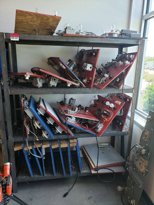lot 8027 image: Metal shelf and contents