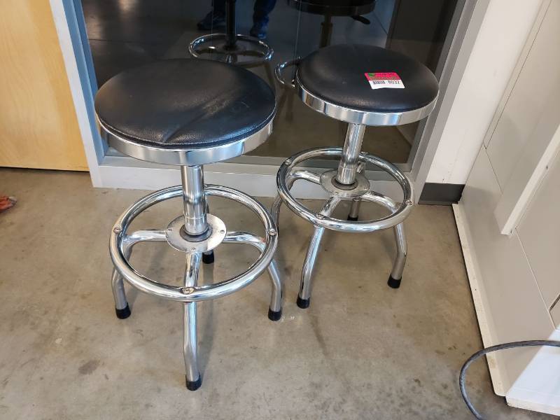 lot 8032 image: Lot 2 work stools