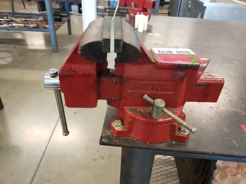 lot 8042 image: Wilton vise