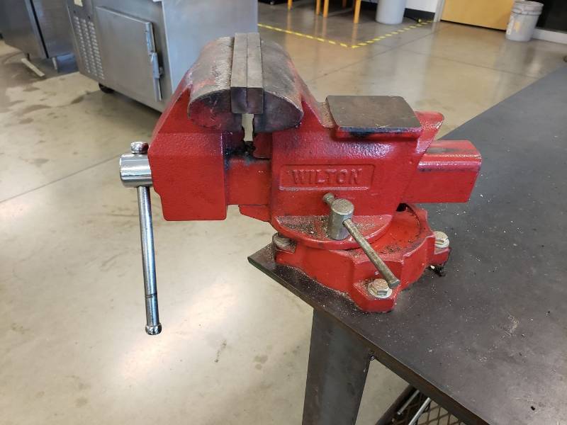 lot 8043 image: Wilton vise