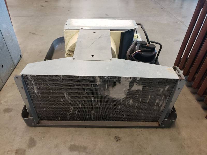 lot 8055 image: Condensing unit