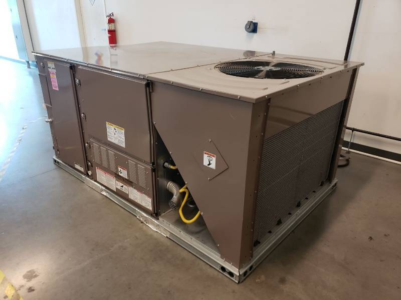 lot 8061 image: Rtu unit with gas heat