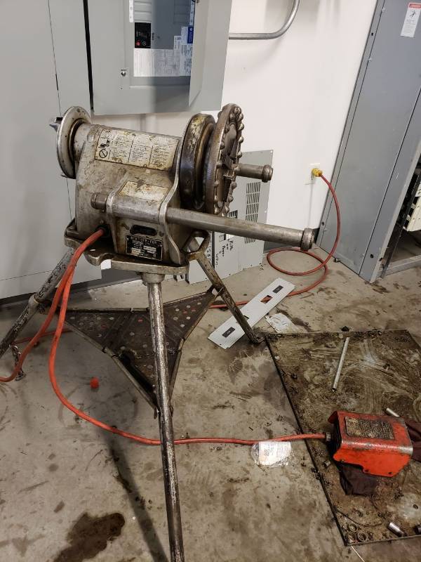 lot 8068 image: Rigid 300-T2 pipe threader