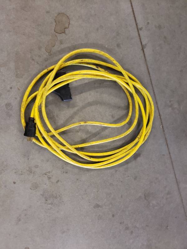 lot 8076 image: extension cord