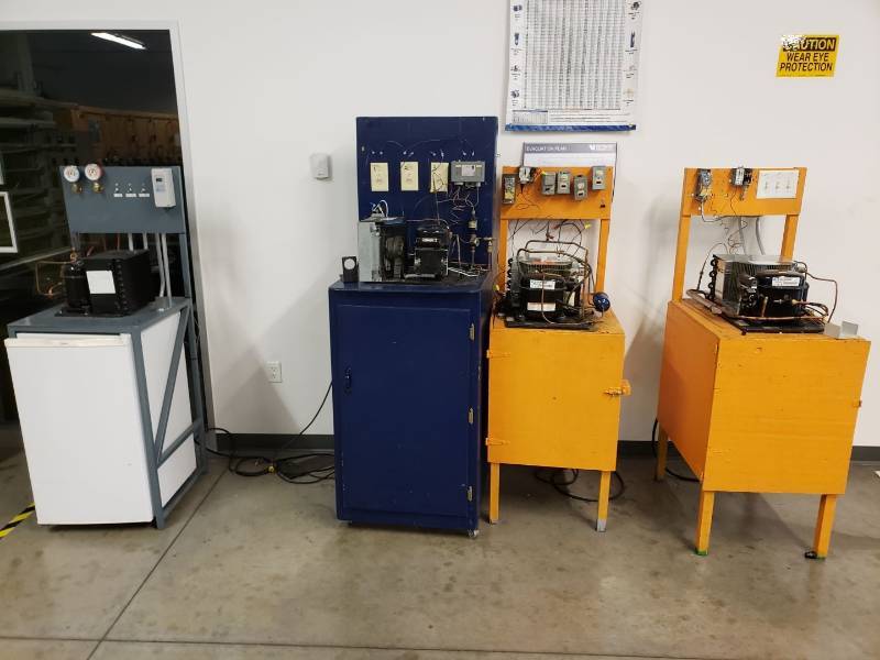 lot 8083 image: Lot of (4) compressor testing stations
