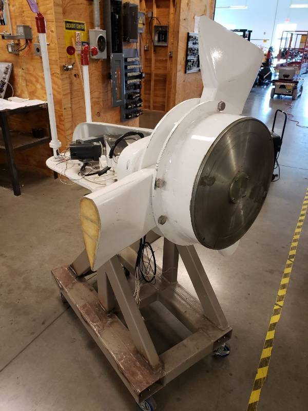 lot 8230 image: Wind turbine demonstrator on rolling stand