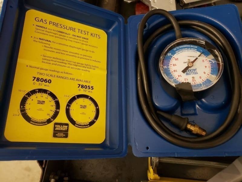 lot 8250 image: Yellow Jacket gas pressure test kit