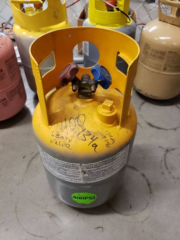 lot 8282 image: R134A Recovery Tank