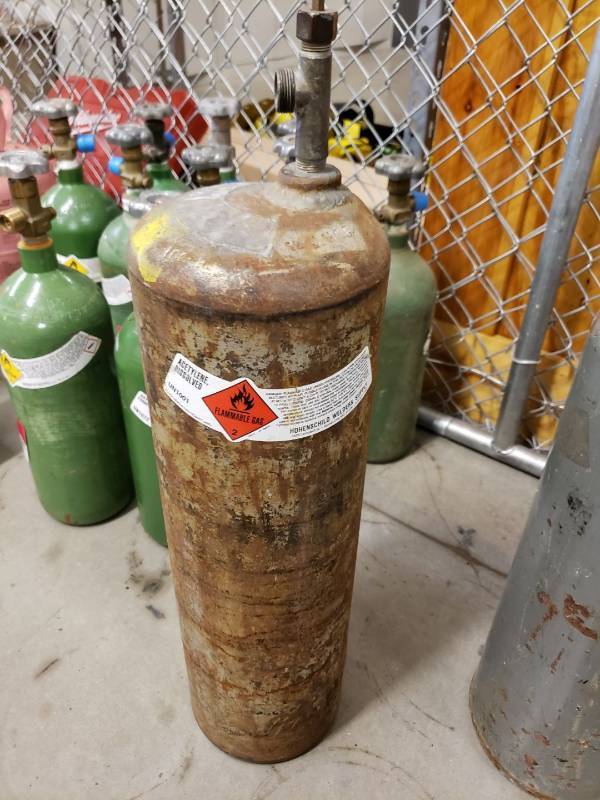 lot 8298 image: Acetylene tank