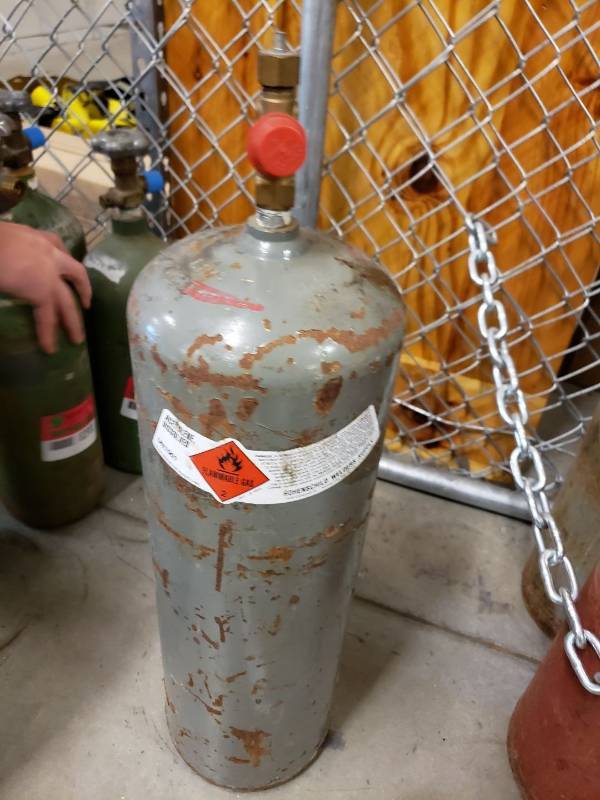 lot 8299 image: Acetylene tank