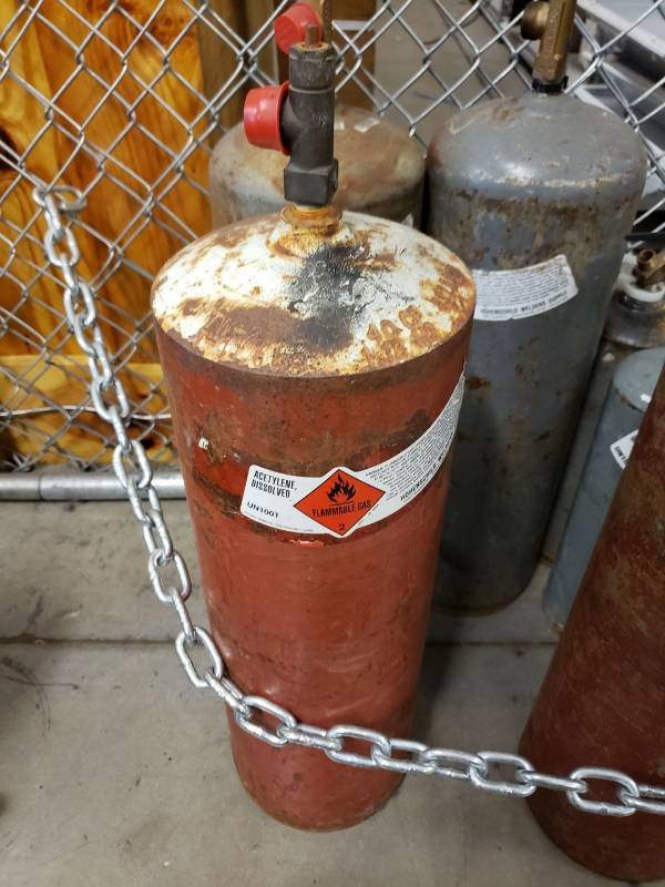 lot 8300 image: Acetylene tank