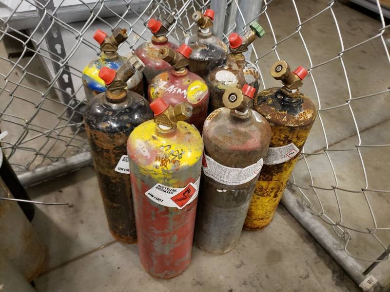 lot 8305 image: Lot (9) Acetylene tanks