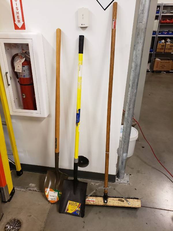 lot 8306 image: Broom and 2 shovels
