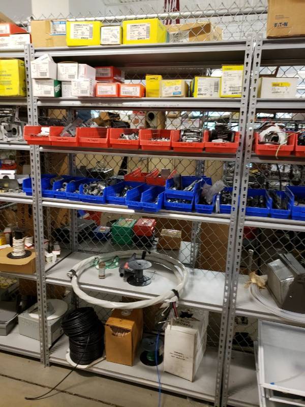 lot 8316 image: Metal rack with contents