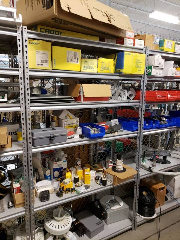 lot 8317 image: Metal rack with contents
