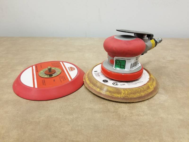 lot 7010 image: Mac Tools Composite Dual Action Sander