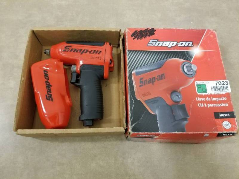 lot 7023 image: Snap-On 38in Pneumatic Impact