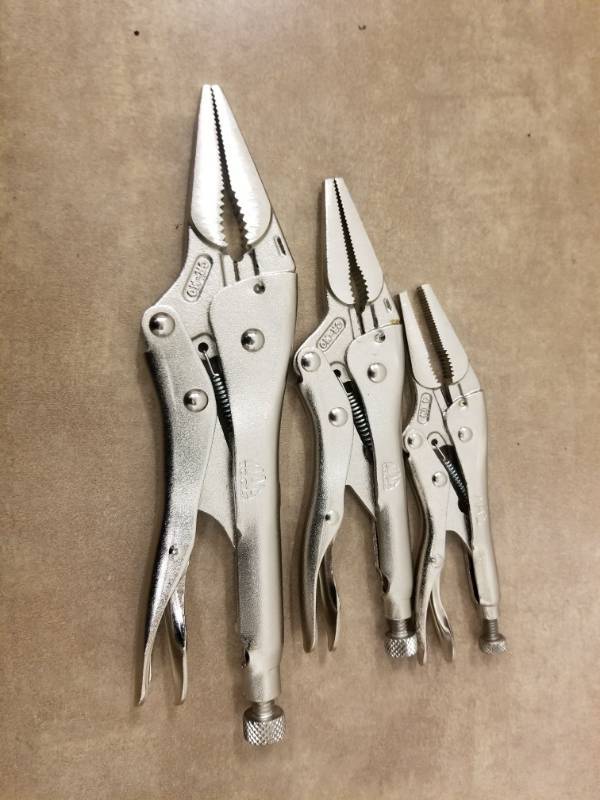 lot 7045 image: Mac Tools Needle Nose Locking Pliers