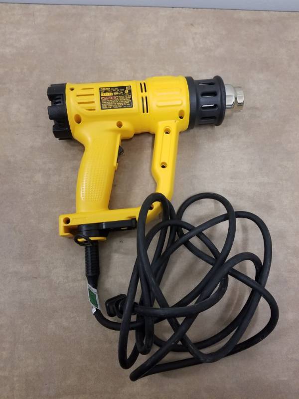 lot 7057 image: Dewalt Heat Gun D26950