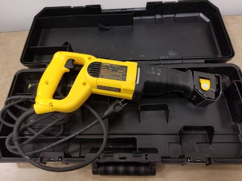 lot 7059 image: Dewalt Electric Reciprocating Saw