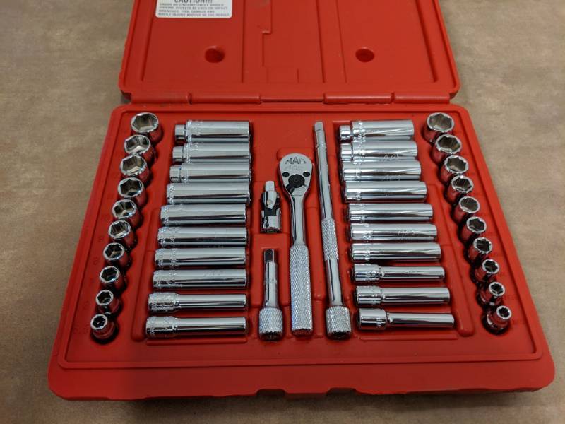 lot 7079 image: New Mac 14 Inch MetricStandard Ratchet And Socket Set Model SMM446BR