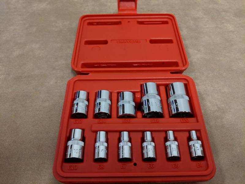 lot 7080 image: Mac Tools 44 PC 38in Metric Socket Set