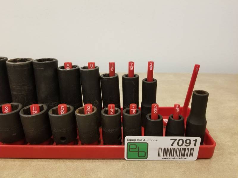 lot 7091 image: Mac Tools Deep Socket Impact Set