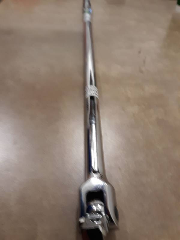 lot 7101 image: Snap-on 14 in Drive 14 in Breaker Bar Model # SN24C