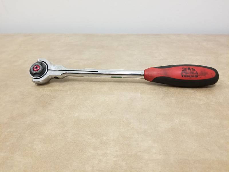 lot 7104 image: Mac Tools 38  Drive Round-Head Ratchet