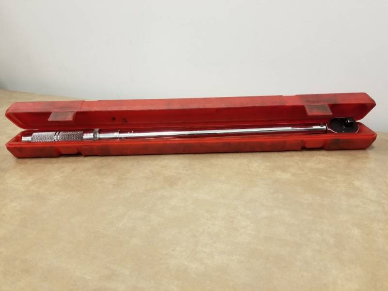 lot 7109 image: MAC Tools 12  Drive Micrometer Adjustable Torque Wrench 50-250 ft-lbs.