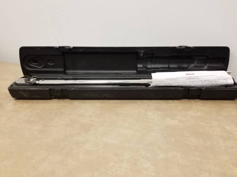 lot 7110 image: Snap-On 12  Drive SAE Adjustable Click-Type Fixed Ratchet Torque