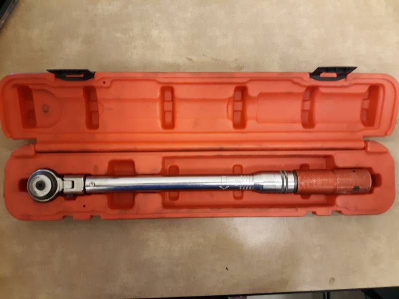 lot 7111 image: Mac 38 In Drive Torque Wrench Flex Round Head Model # TWXF100