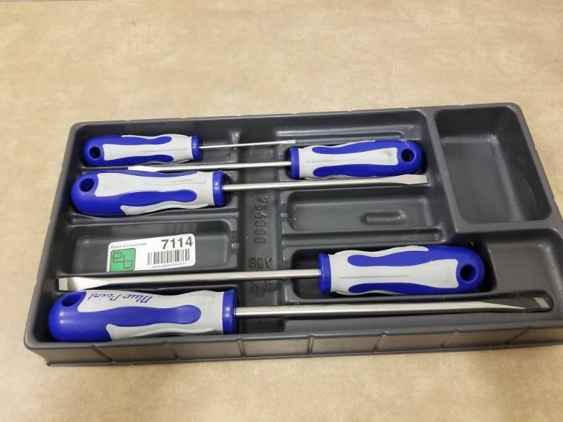 lot 7114 image: Blue Point Flat Head Screwdrivers