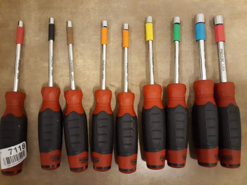 lot 7118 image: Mac 9 Pc - 4in, Nut Drivers