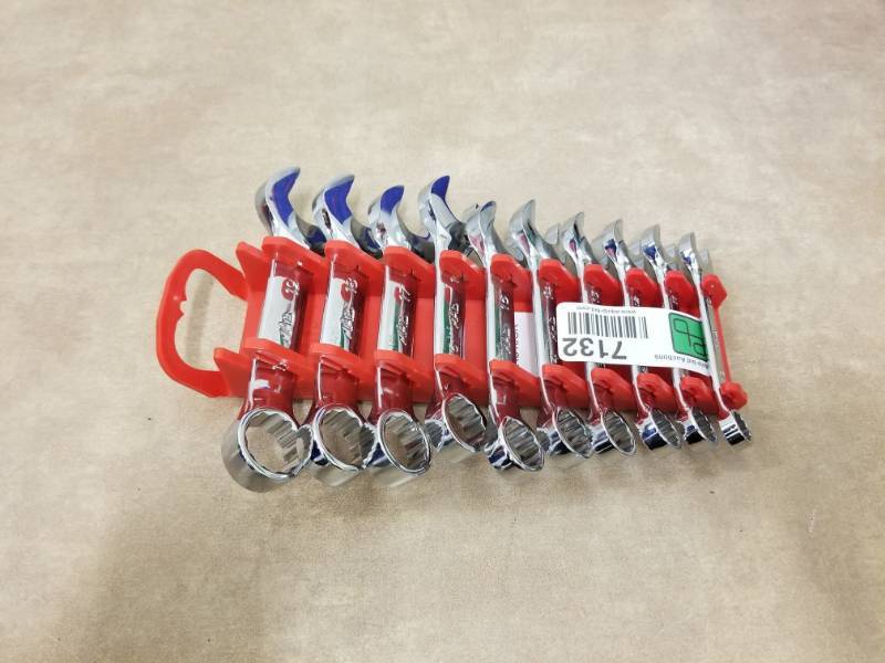 lot 7132 image: MAC Tools 10 PC Short Combination Wrench Set