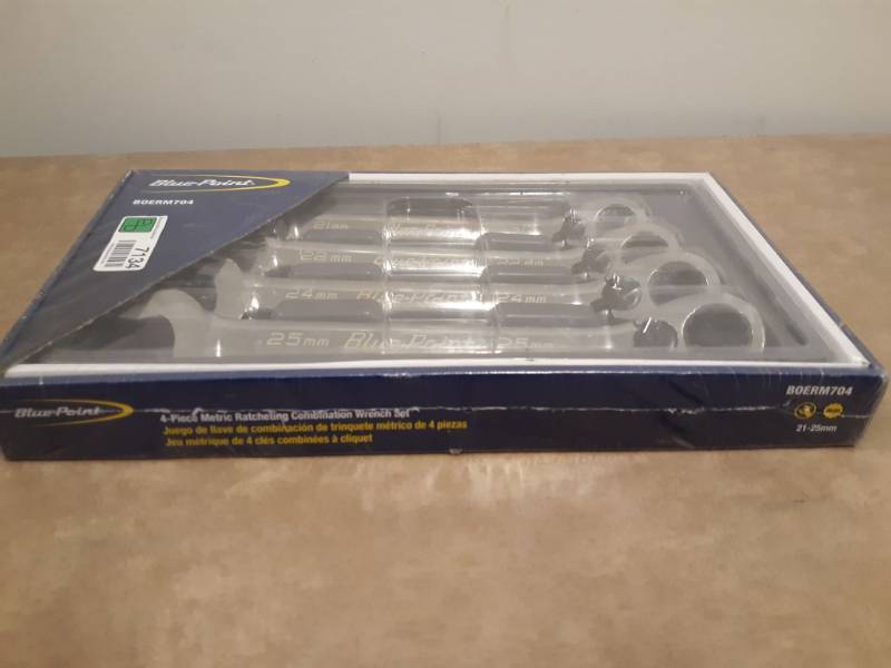 lot 7134 image: Blue Point 4 PC Metric Ratcheting Set 21 - 25 mm Model # B0ERM704