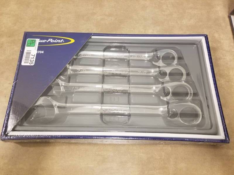 lot 7136 image: Blue-Point 4 PC Ratcheting Combination Wrench Set