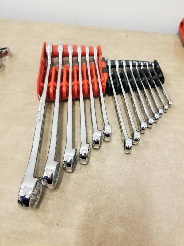 lot 7142 image: MAC Tools 14 PC Combination Wrench Set