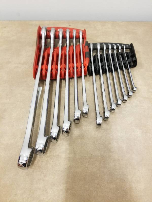 lot 7143 image: MAC Tools 13 PC Combination Wrench Set