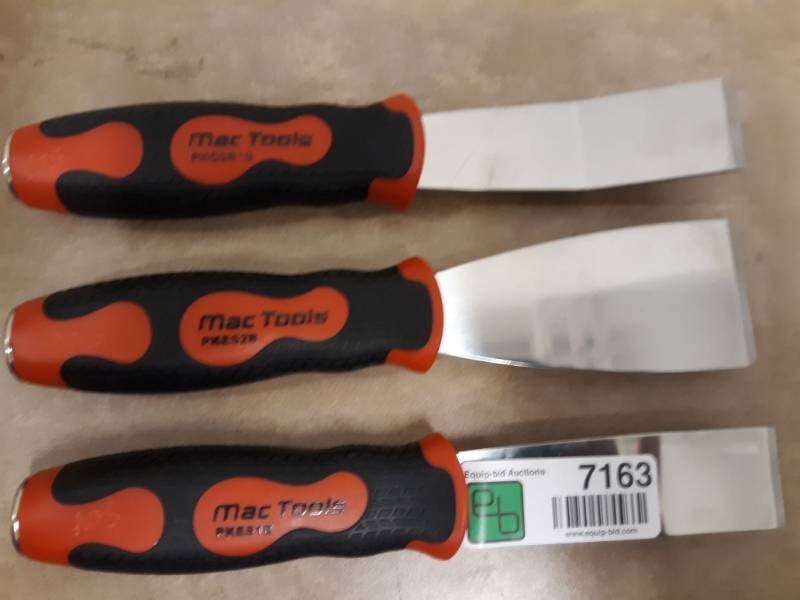 lot 7163 image: Mac 3 Pc Beveled Putty Knives