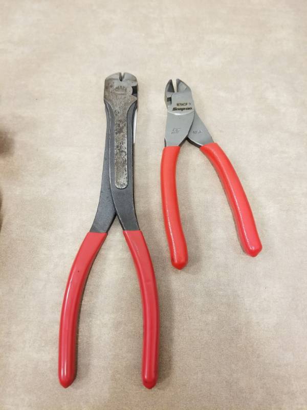 lot 7173 image: MAC Tools Diagonal Cutter Pliers and Snap-On 7in Vector Edge Cutter