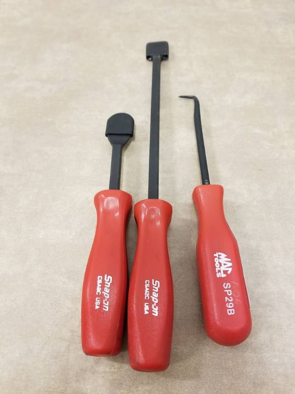 lot 7183 image: Snap-On Rigid Carbon Scrapers and MAC Long Cotter Key Puller