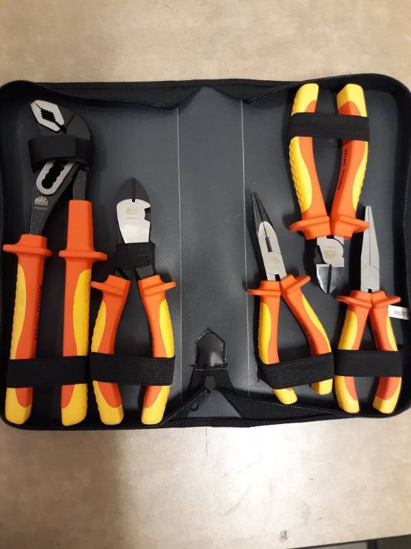 lot 7186 image: Mac 5 PC Insulated Plier Set in Case Model # P5INS