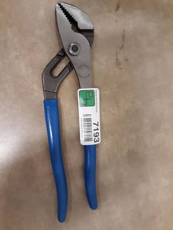 lot 7193 image: Blue Point Adjustable Joint, Vinyl Grip, 10 in Pliers Model # BDGAWP100