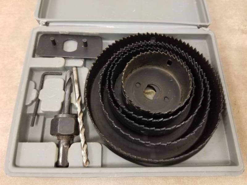 lot 7206 image: 10 PC Large Holesaw Kit 36222