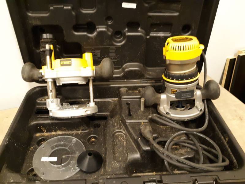 lot 7227 image: DeWalt 6 Speed 2 14 HP Router Model # DW618 with Fixed Base Model # DW6182 & Plunge Base Model # DW6184