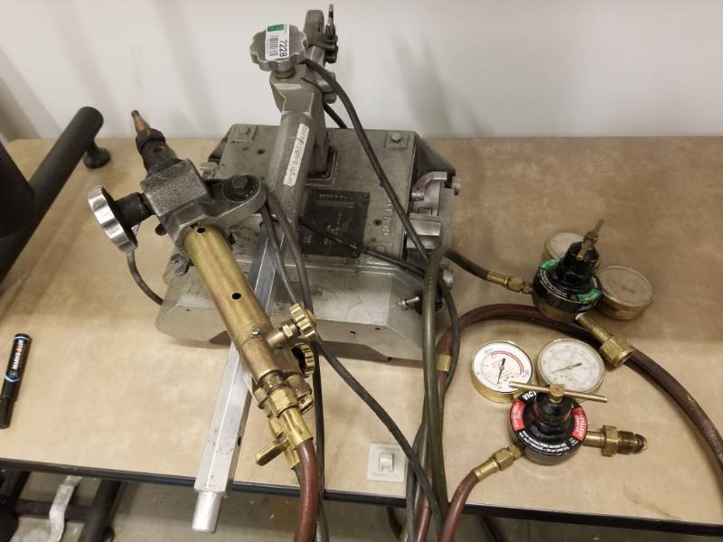 lot 7228 image: Victor Portable Cutting Machine VCM 200