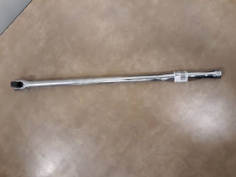 lot 7246 image: Mac 18 in, 12 in Drive Breaker Bar Model # V18SF